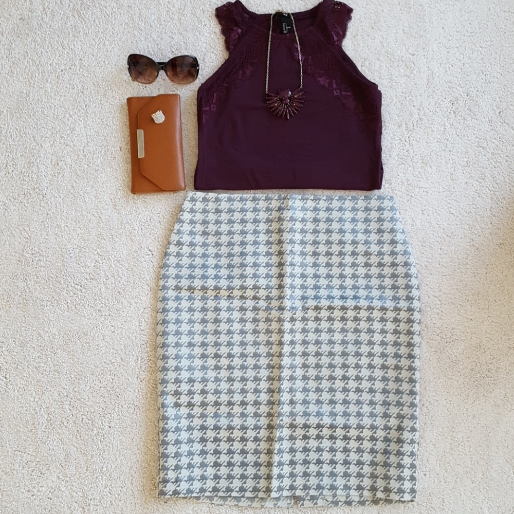 Houndstooth pencil skirt